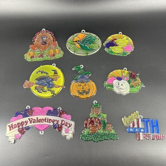 Vintage Plastic Suncatchers Lot of 9 Holidays Easter Halloween 4th July Crafts - Picture 1 of 15